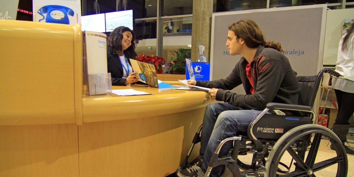 Un joven del Hospital La Moraleja de Madrid. KIKE PARA