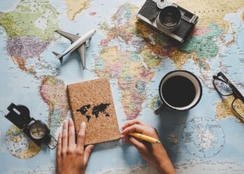 Los viajes frecuentes hacen que las personas sean un 7% más felices, según estudio